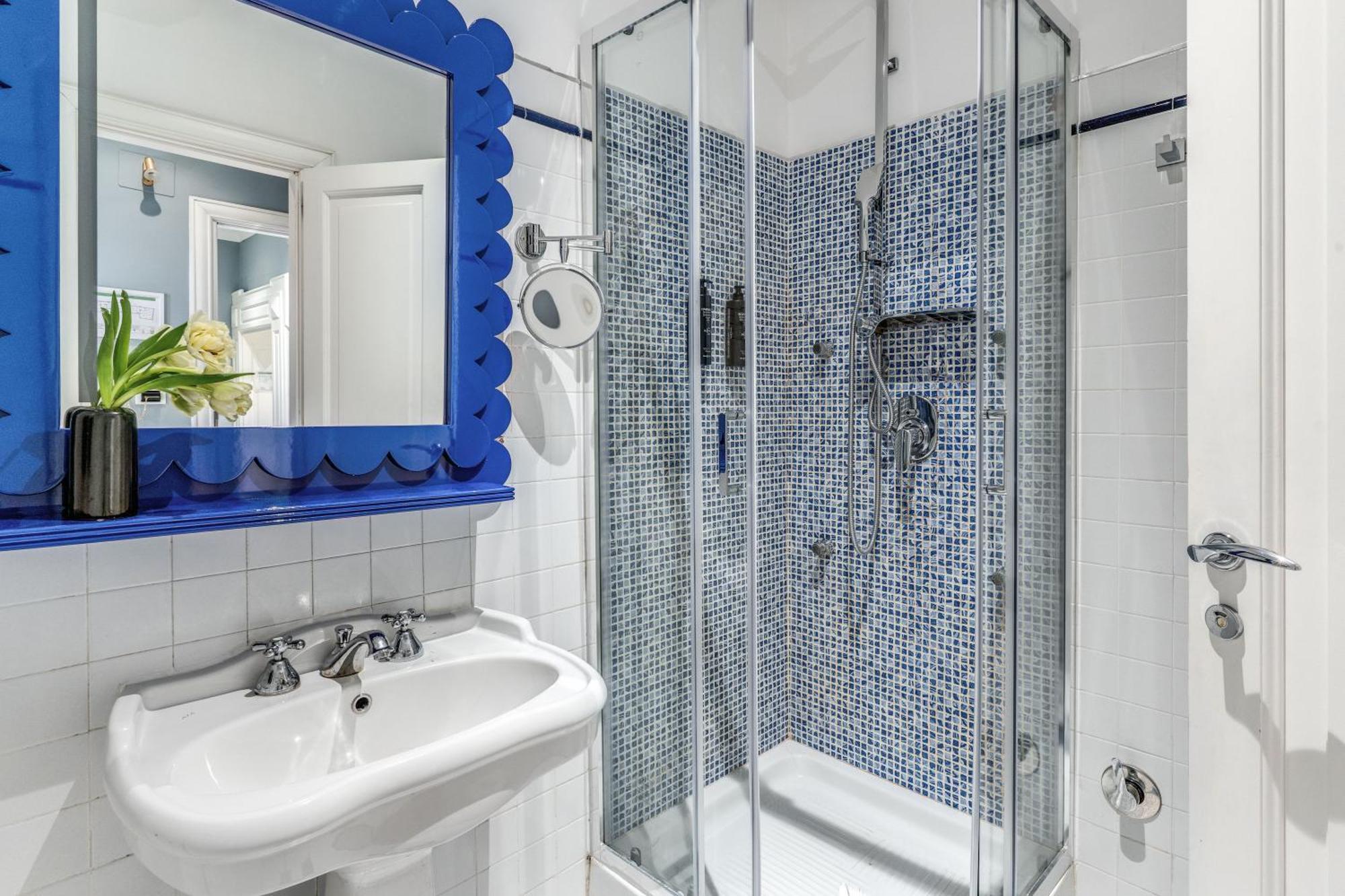 Townhouse Condotti 29 Рим Екстериор снимка